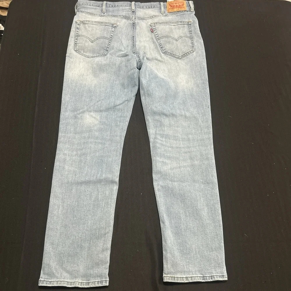 Levi's 541 Athletic Taper Men's 38x32 Denim Jeans Light Wash Blue